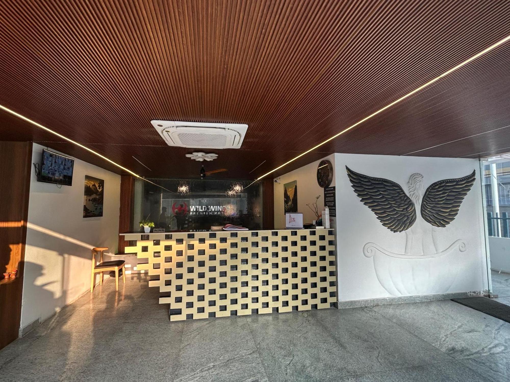 Wild Wings Premium Hotel Hyderabad Exterior foto